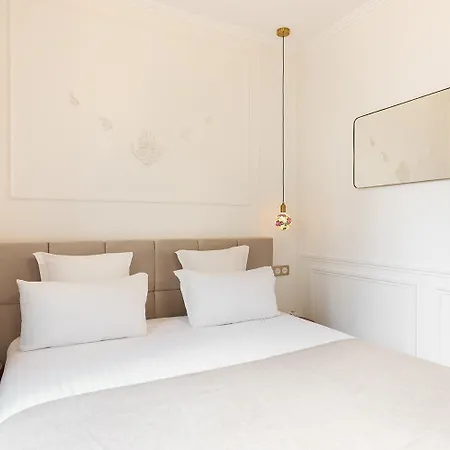 Pick A Flat's In Batignolles - Rue Gauthey Paris